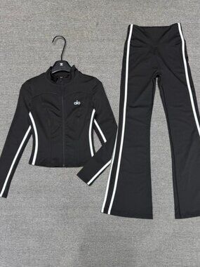 ALO Yoga Stand-Up Collar Running Yoga Set